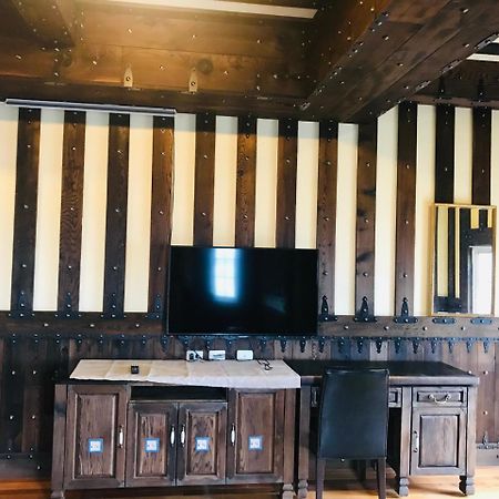 Black Forest Manor เหรินอ้าย ภายนอก รูปภาพ