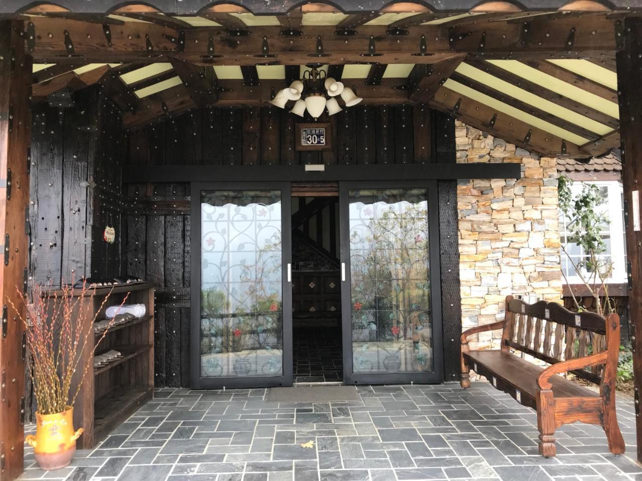 Black Forest Manor เหรินอ้าย ภายนอก รูปภาพ