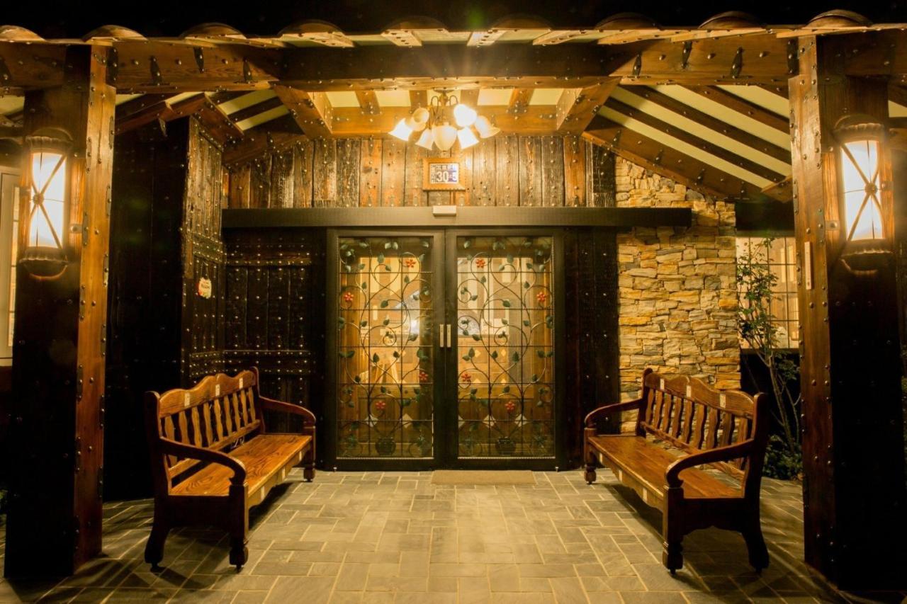 Black Forest Manor เหรินอ้าย ภายนอก รูปภาพ